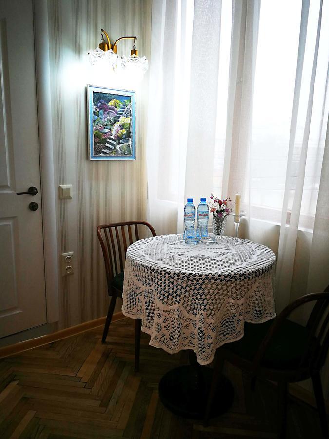Simon'S Apartment Tbilisi Eksteriør billede